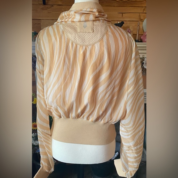 NWOT Free People Movement Tan Zebra Print Cowl neck bottom and sleeve trim - Picture 4 of 14